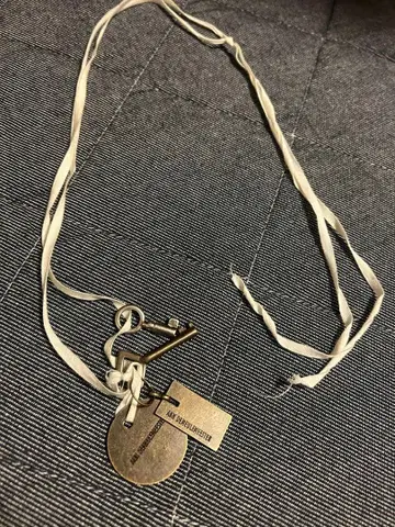 ANN DEMEULEMEESTER 키 목걸이