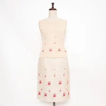 준코 시마다 플라워 자수 셋업 베이지 사이즈 9*GD1101