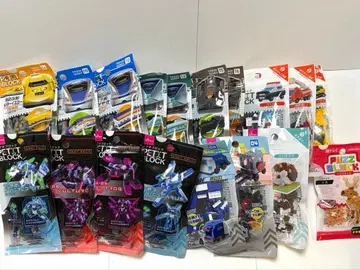 다이소 푸치 블록 17개 + 세리아 퍼즐 블록 1개