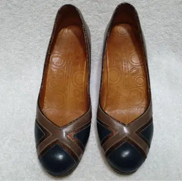 치에미하라 소가죽 펌프스