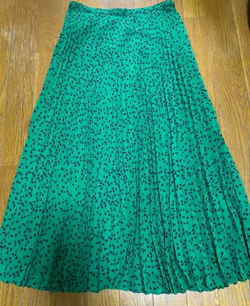 매킨토시 철학 롱 플리츠 스커트 그린 계열 꽃무늬 38 사이즈