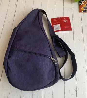 네이비 계열 슬링백