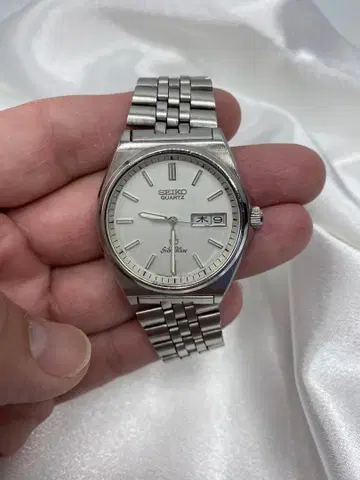 새상품급 가동품 SEIKO 쿼츠 실버 실버 웨이브 데이데이트