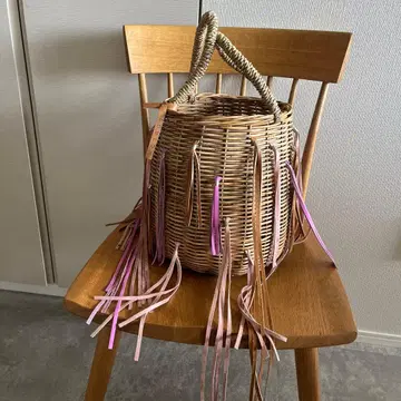 라들로 라탄 프린지 장식 바스켓백 핑크 오렌지 M 사이즈