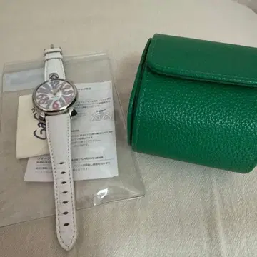 MILANO 컬러풀 숫자 화이트 가죽 시계