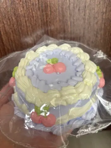 kikisquishy 홀케이크 체리