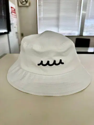 MUTAMARINE 무타 마린 버킷햇 화이트