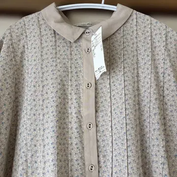 사만사 모스모스 미니 꽃무늬 긴팔 원피스 베이지