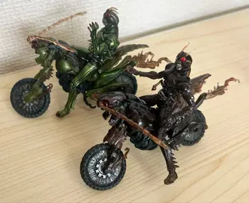 가면라이더 아기토 바이크 피규어 2체 세트 장혼 블랙 & 배틀 호퍼