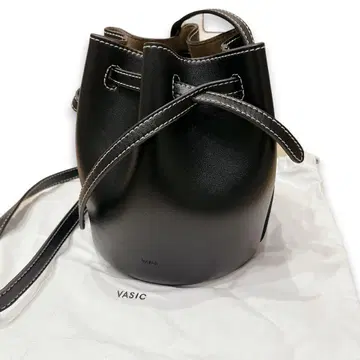 새상품급 VASIC CLUB MINI 숄더백 가죽 버킷백 복조리형