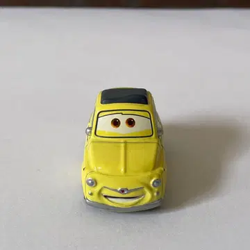 토미카 카즈 루이지