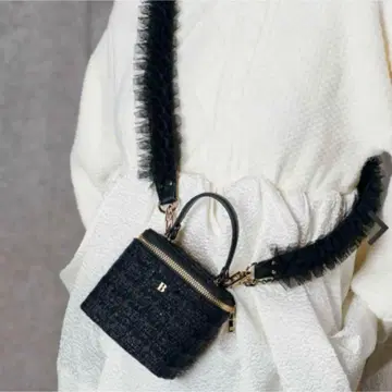 Bibiy. CAMILLE bibiy 튤 숄더 스트랩 블랙