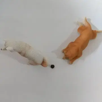 시바견 피규어 2개