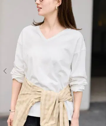 framework 라피 천축 V넥 풀오버 화이트