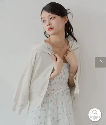 chico 숏 기장 피그먼트 더블 지퍼 후드티 에크루