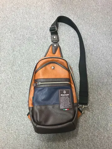 [새상품급] Bianchi 비앙키 바디백 가죽