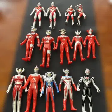 울트라맨 피규어 세트 14개