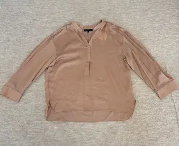 UNTITLED 베이지 블라우스 사이즈 44