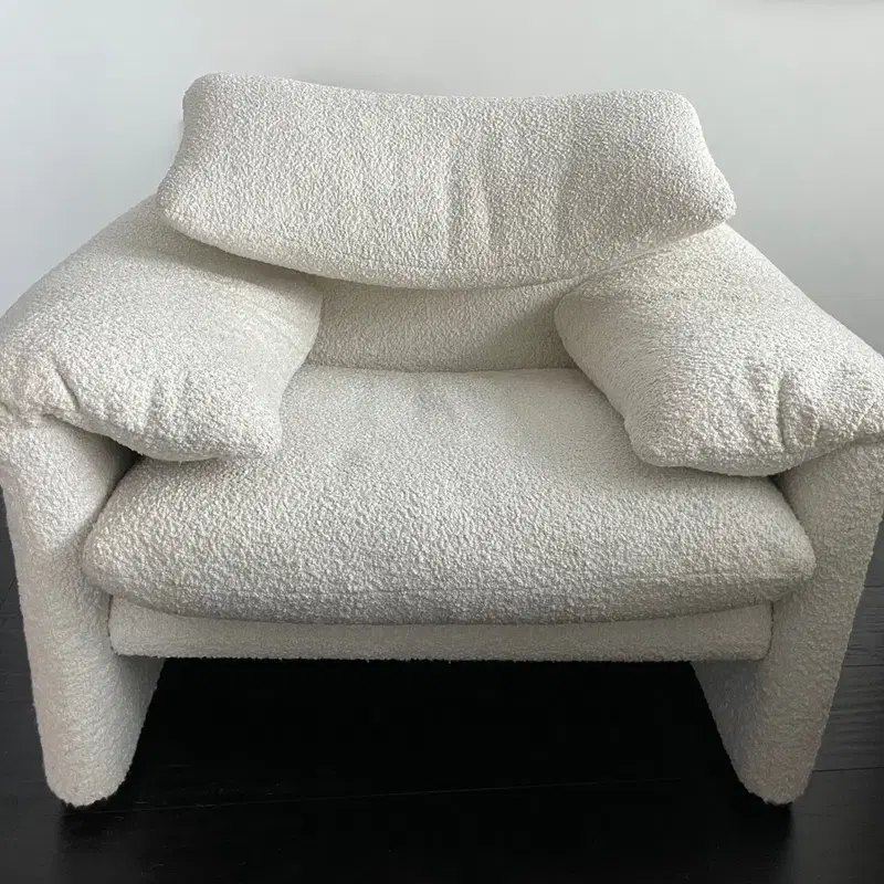까시나 cassina 마라룽가 1인 소파 암체어 팝니다.