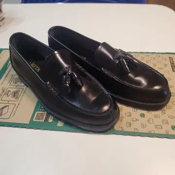 HARUTA 블랙 가죽 태슬 로퍼