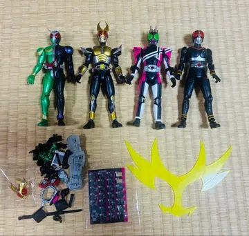 가면라이더 피규어라이즈 스탠다드 프라모델 더블 쿠우가 디케이드