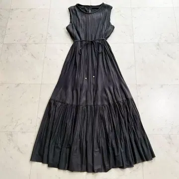 ANAYI 2024 소프트 저리 플리츠 원피스 차콜 36
