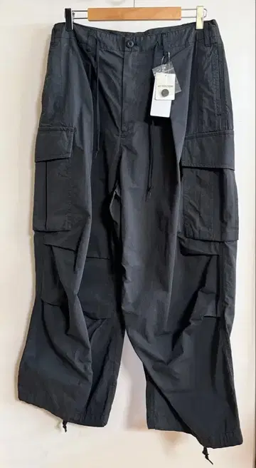 [미사용 새상품] BEAMS 6포켓 벌룬 카고 팬츠 블랙 L