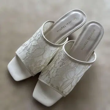 ORiental Traffic 화이트 레이스 샌들
