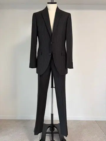 [컨디션 최상] 수트 컴퍼니 A7 스트라이프 수트 그레이