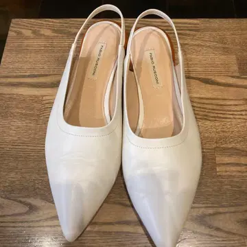 화이트 스틸레토 슬링백 35.5