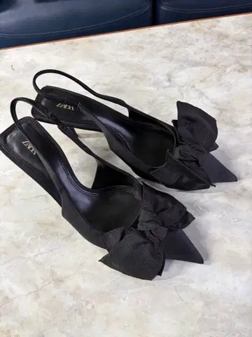 ZARA 블랙 리본 포함 슬링백 힐