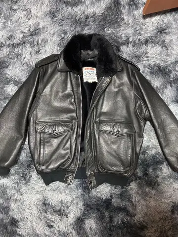 [천연 가죽] CREEKS Flight Coat M 블랙 가죽 보아 옷깃