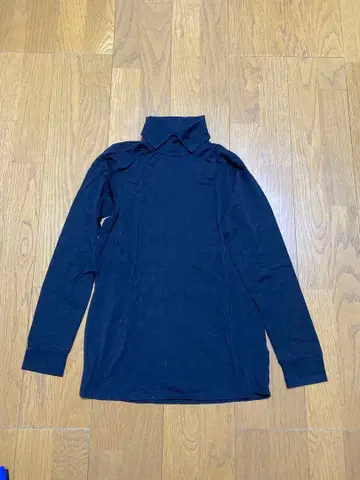 미즈이로 인드 블랙 긴팔 상의 옷깃 터틀넥