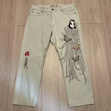 산마루이치 일본풍 패턴 자수 데님 팬츠 개구리 색빠짐 가공