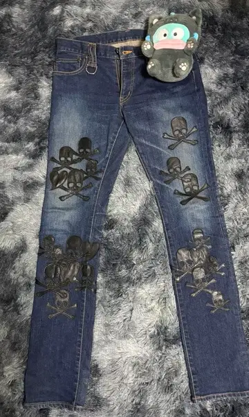 ROEN 로엔 스컬 가죽 패치 데님 청바지 30