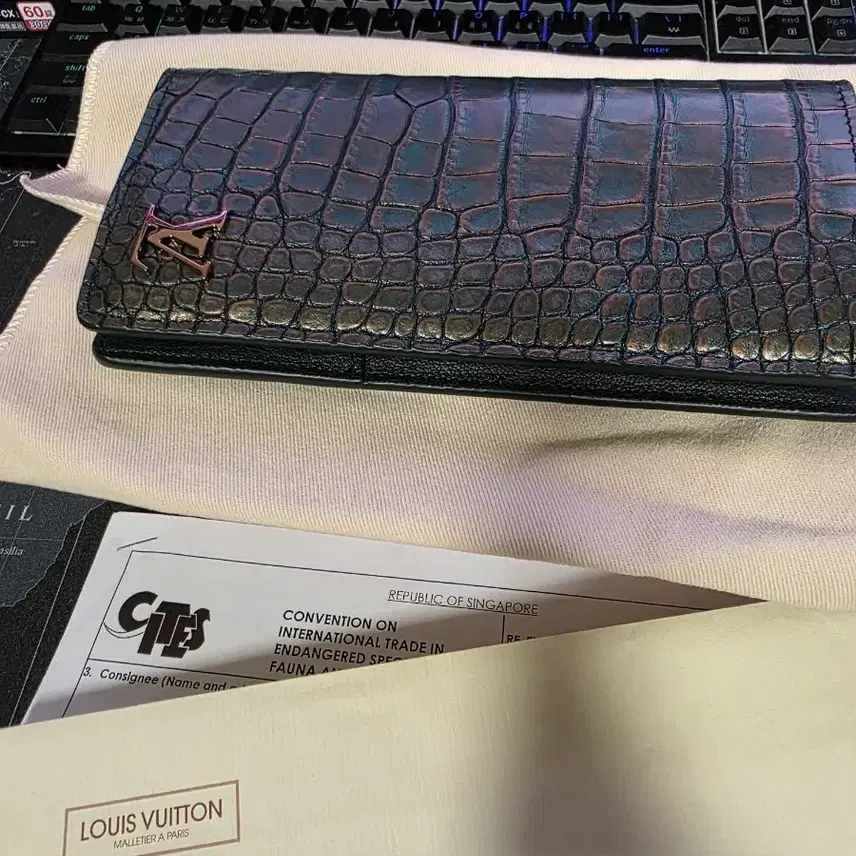루이비통 (정품) 버질아블로 한정판 엘리게이터 악어 브라짜 월릿장지갑 사진 1