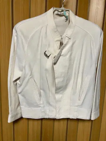 Lui Chantant 아이보리 노카라 자켓