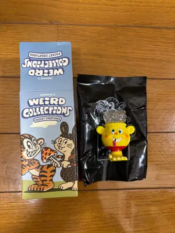 Johnny's Weird Collections Pocket