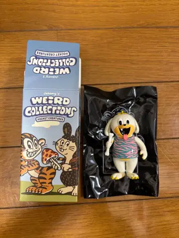 Johnny's Weird Collections Pocket