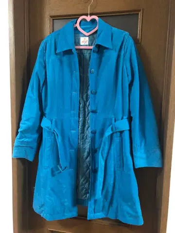 파란색 트렌치코트 버튼 포함 여성용