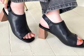 [오리엔탈 트래픽] 갑이 깊은 소프트 가죽 샌들