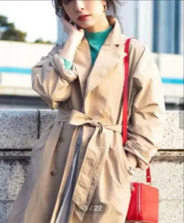 베이지 트렌치코트 더블 브레스트