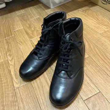 본스텝 블랙 가죽 하이컷 부츠