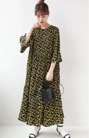 [ 봄 상품 가격 인하 중 ] 레리움 마조리카 플리츠 플라워 원피스