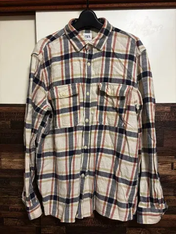 ZARA 체크 무늬 긴팔 셔츠 M 사이즈 플란넬 셔츠