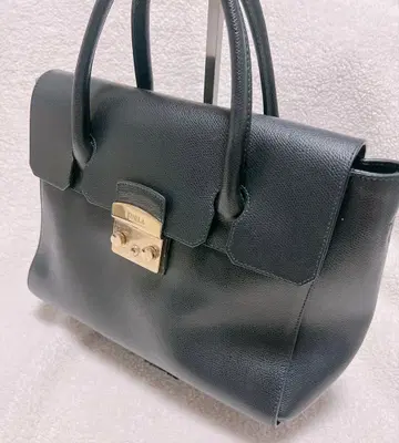 새상품급 FURLA 훌라 메트로폴리스 가죽 핸드백 블랙 천연 가죽