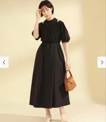 레이 빔즈 숄더 슬릿 원피스