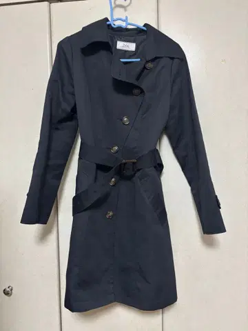 Zelal 블랙 트렌치코트