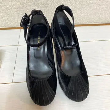 츠모리치사토 드레스 블랙 텐트 펌프스