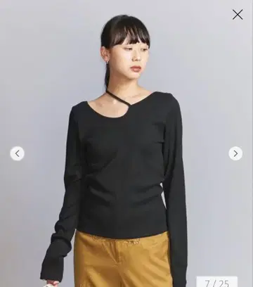 뷰티앤유스 코튼 컷 아웃 티셔츠 상의 블랙